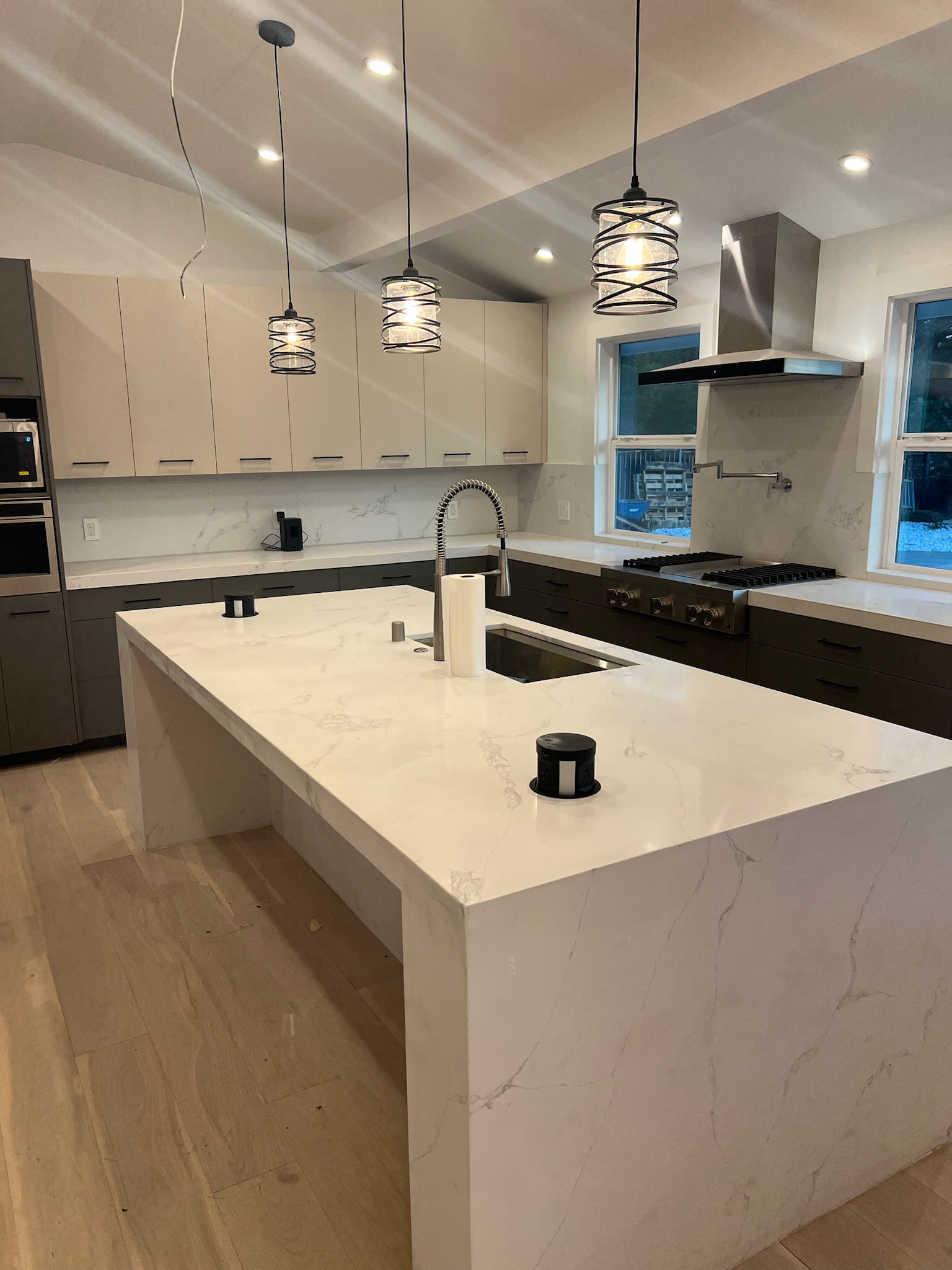 Northridge Home – fingerprint resistant custom slab cabinetry, custom quartz countertops